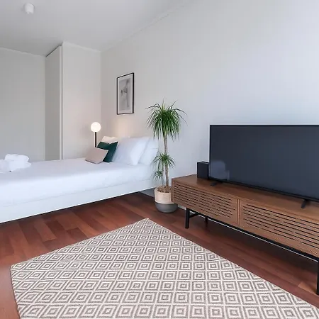 דירה Studio-fast Wi-fi- Ac -5 Min Trindade Metro&clerigos פורטו