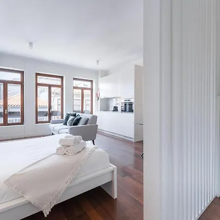 Apartment Studio-Fast Wi-Fi- Ac -5 Min Trindade Metro&Clerigos *