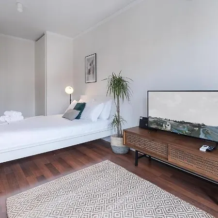 Studio-fast Wi-fi- Ac -5 Min Trindade Metro&clerigos *